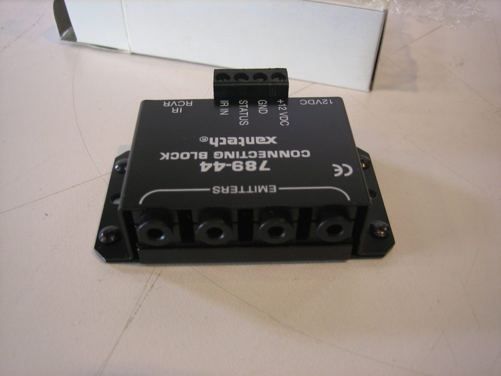 Xantech 78944 1Zone 4 IR Emitters Connecting Block New Open Box