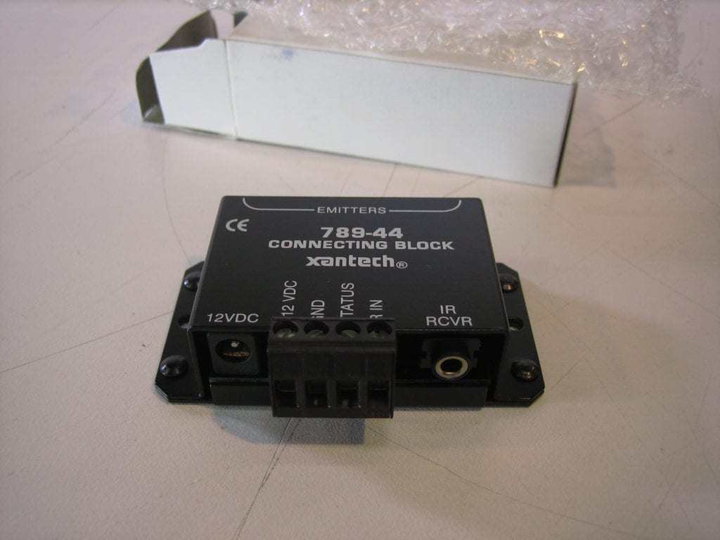 Xantech 78944 1Zone 4 IR Emitters Connecting Block New Open Box